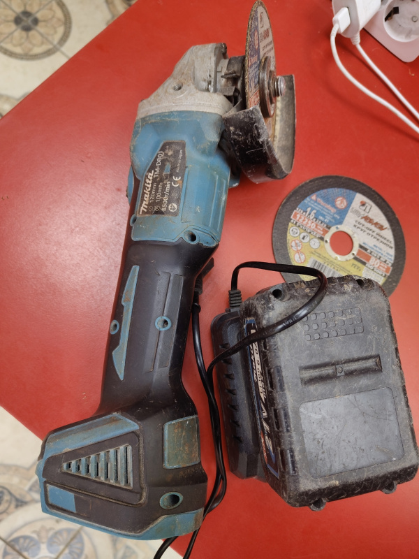Болгарка Makita TM-D801