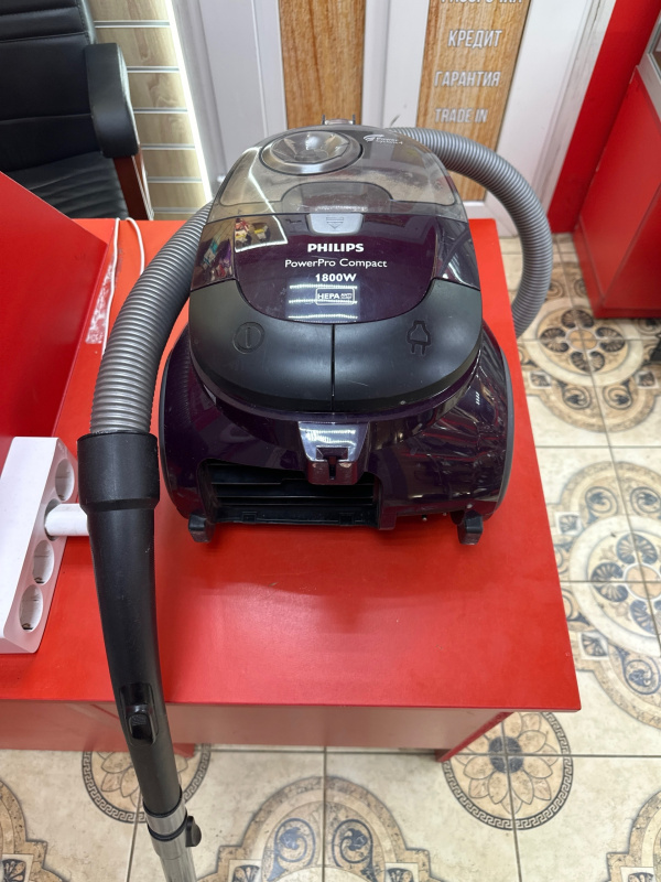 Пылесос Philips 1800